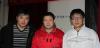 喜洋洋两位负责人感谢身穿红色外套的祁云教练，他的红外套真的很喜庆啊！！！