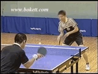 柳承敏拉球时，收臂面与拍面还是处于同一个平面