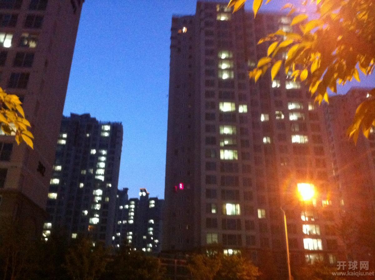 我高度怀疑韩国就生产一个规格的灯管，几乎所有的房间的光源都相同。