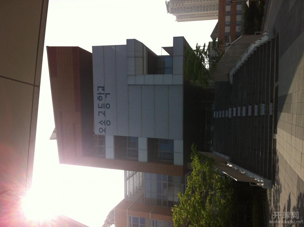 没有围墙的小学校