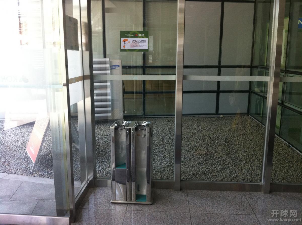 在食堂门口发现这么个设施。