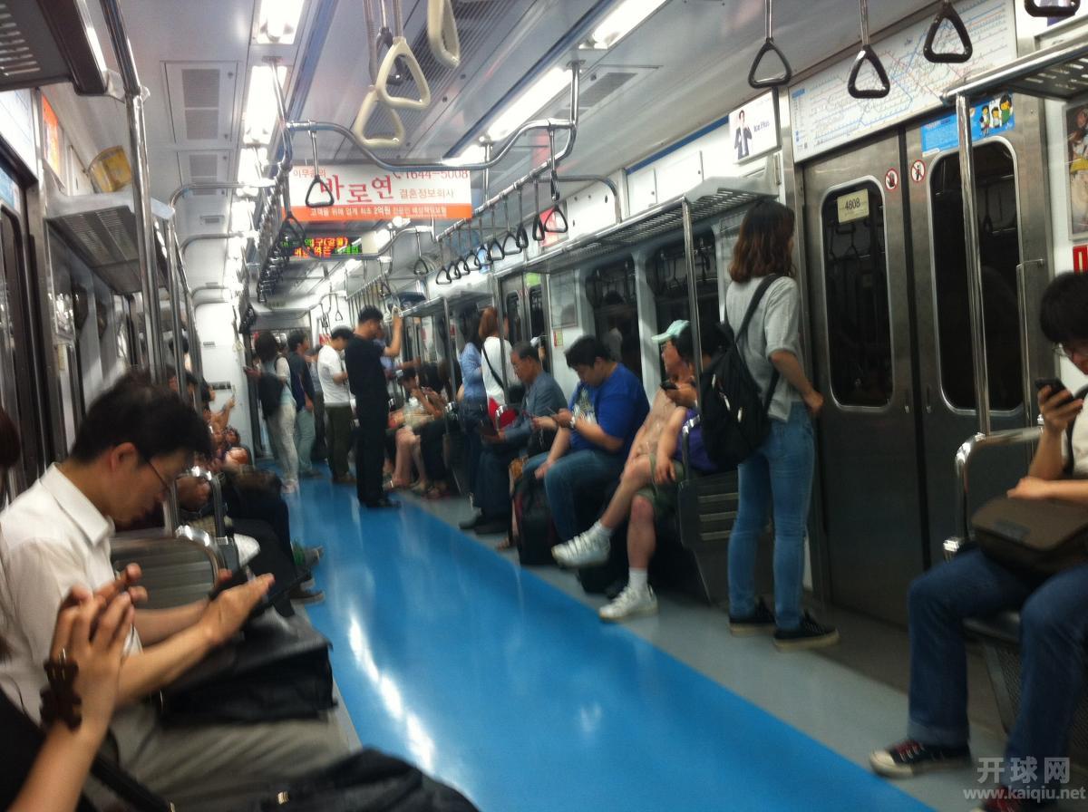 地铁内