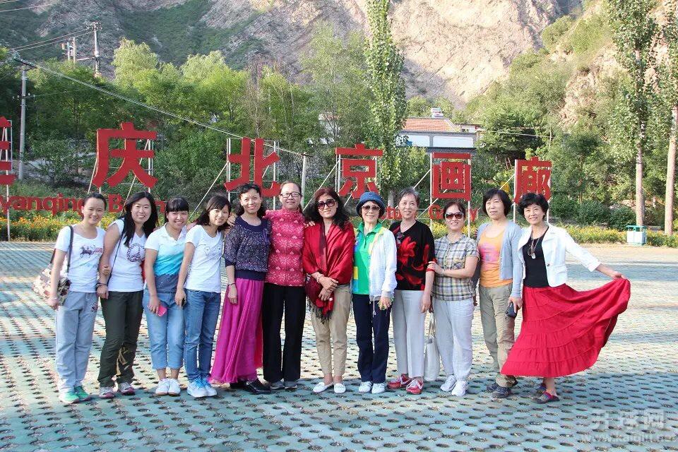 全体女球友。