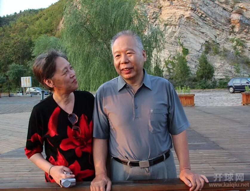 三贝勒夫妇。
