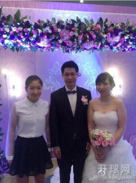 刘诗雯与范瑛夫妇合影