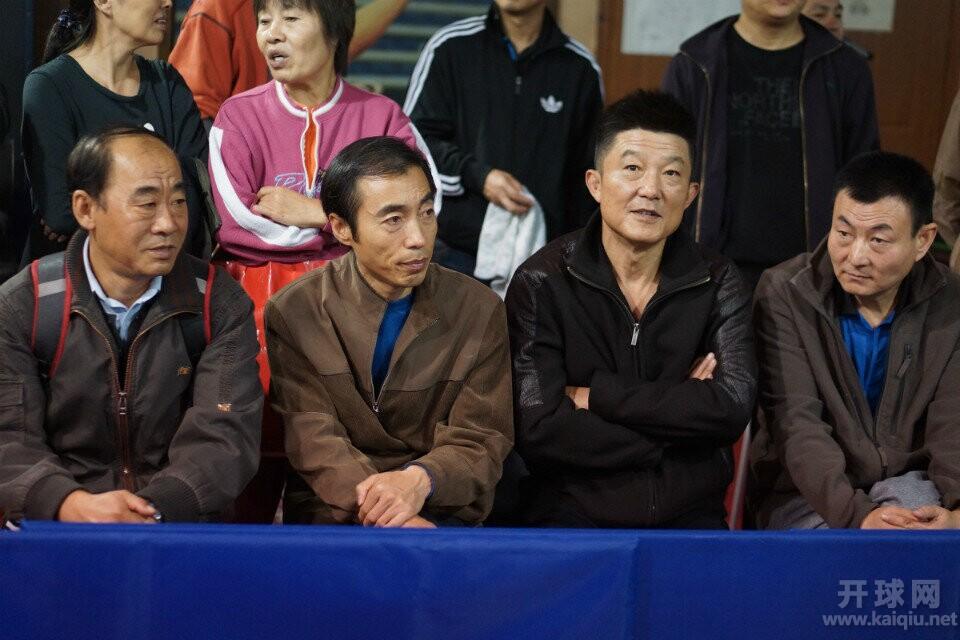 聚精会神的近距离享受