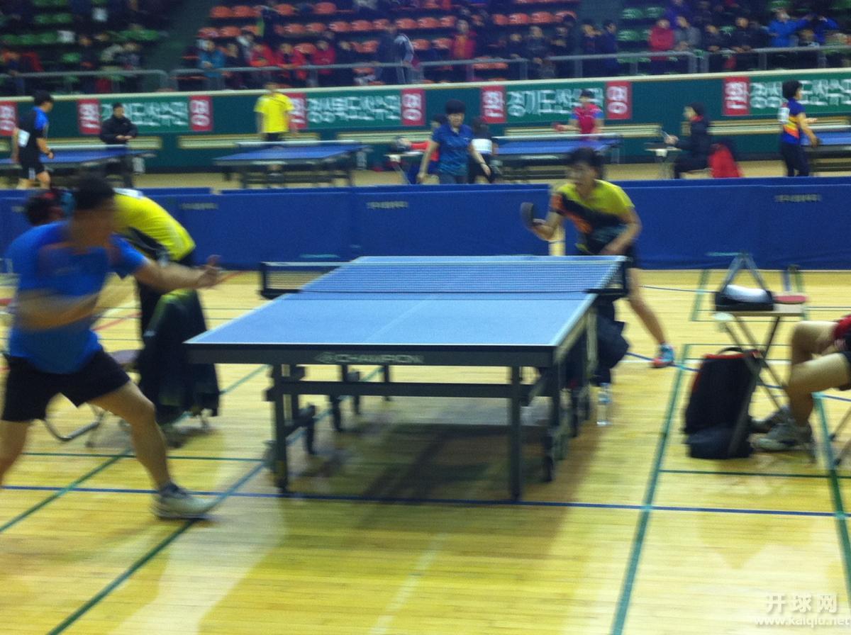 据说女子职业选手可以参加男子业余一级比赛。