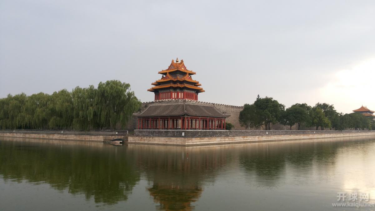 细雨中的角楼