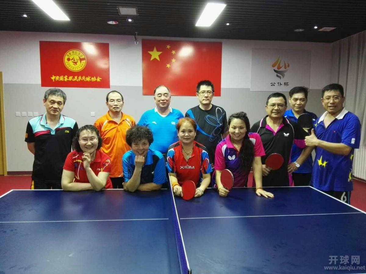 丁组队员合影留念