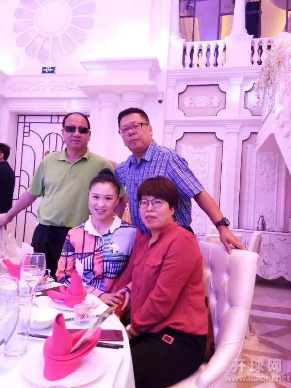 美女刘瑛张艳春帅哥刘跃舒乐