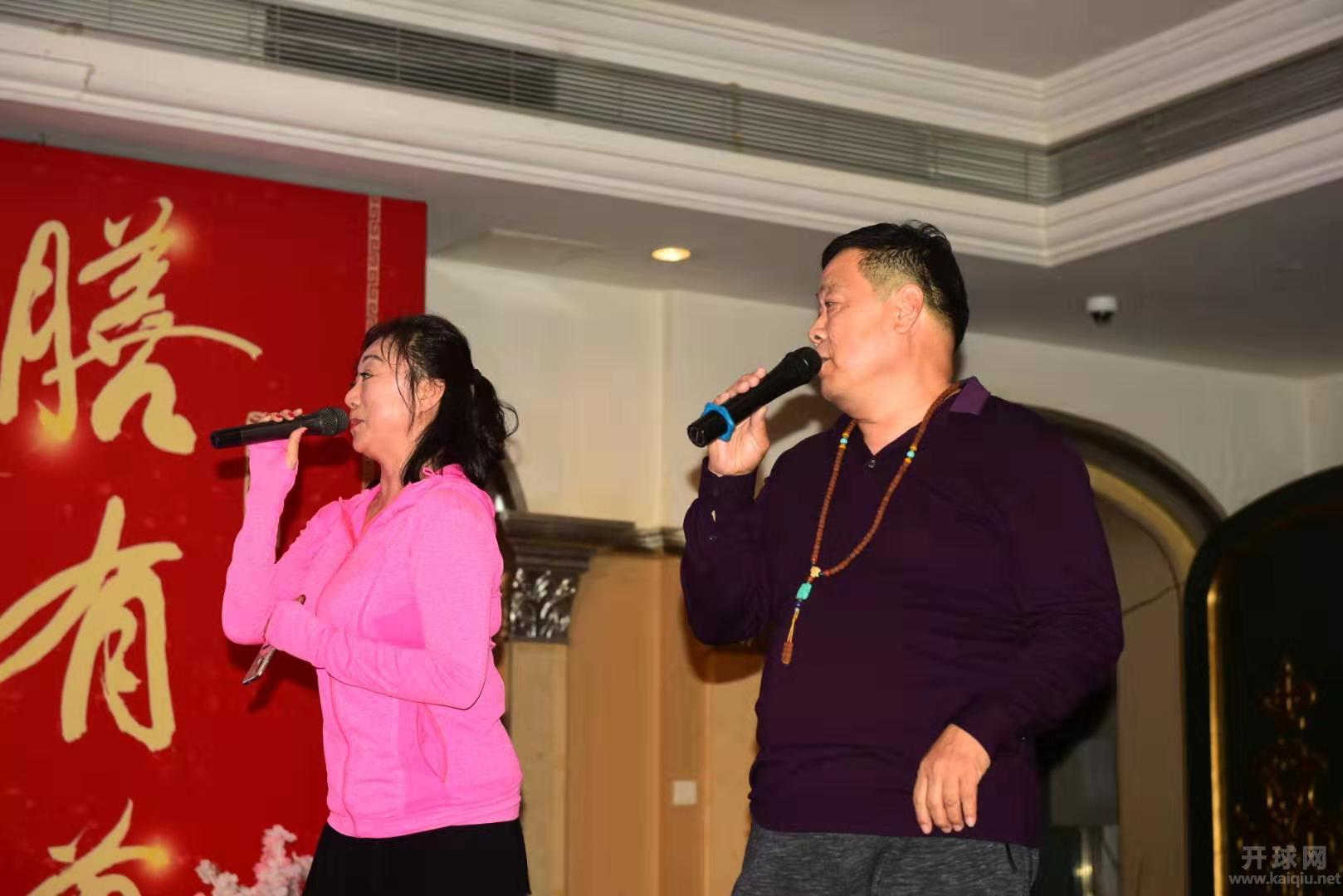 对唱：齐，王育